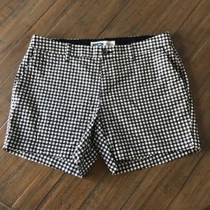 Old Navy size 8 black & white gingham shorts